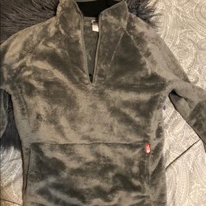 North Face Pull over